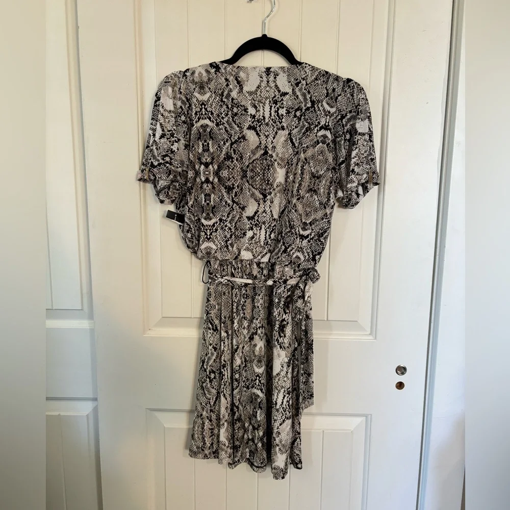 NWT INC International Concepts Mini dress snake print animal print Size S small - Picture 2 of 4